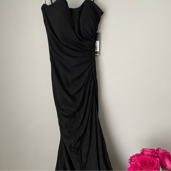 LA FEMME NWT Black Strapless Ruched Gown - Picture 9 of 15